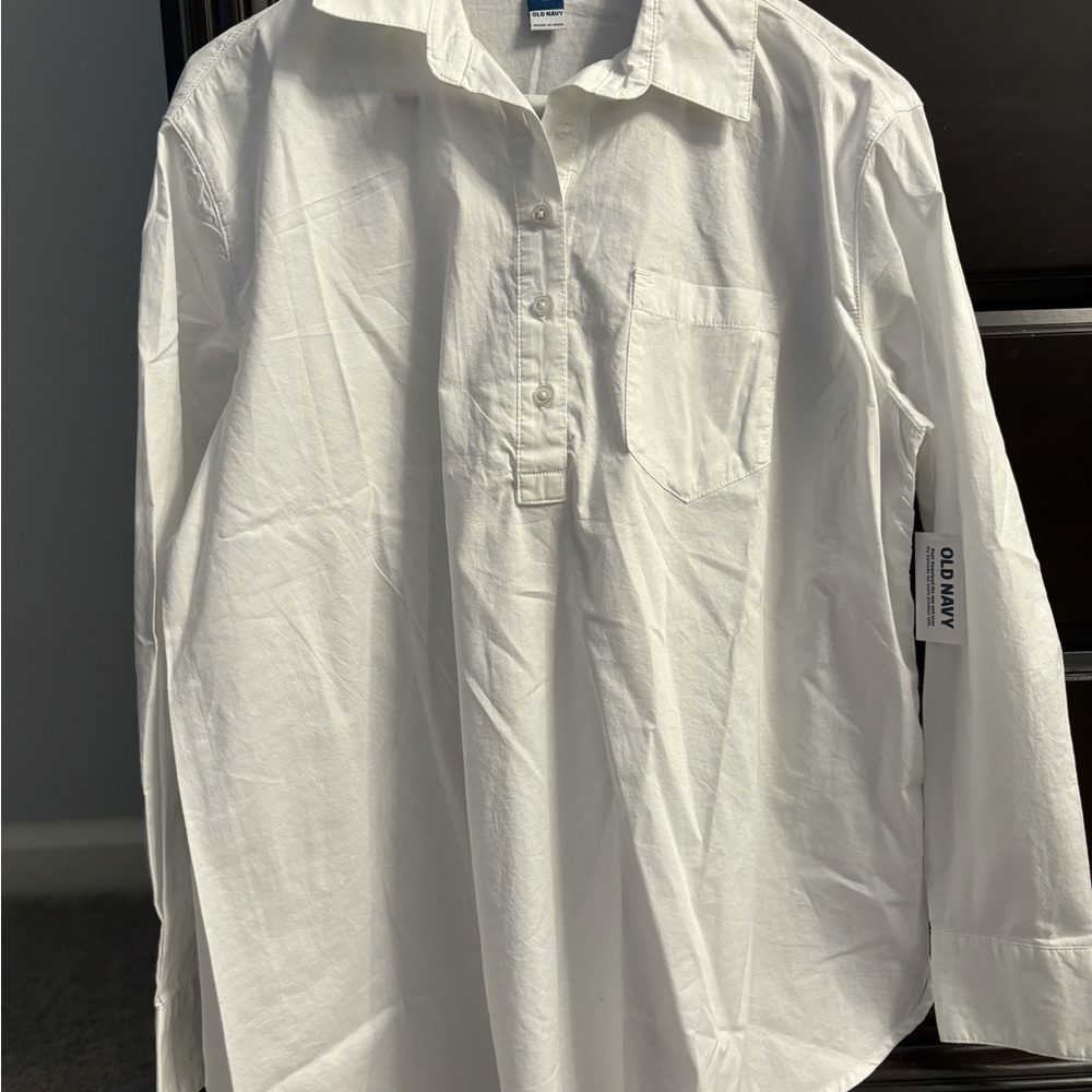 Never worn Old Navy maternity blouse